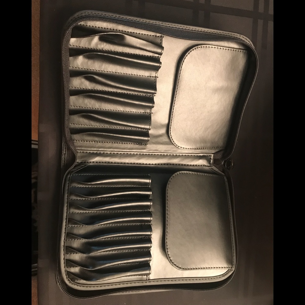 Sigma professional makeup brush case